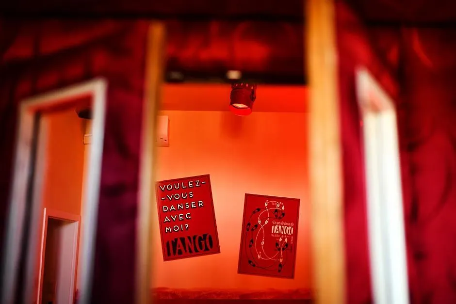 Anybody - Awarded Love Hotel Brünn